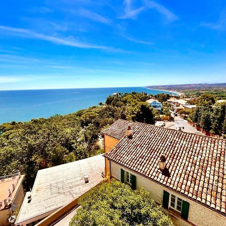 Paulis - Semiattico In Pieno Centro A Sirolo, Con Meravigliosa Vista Mare Leilighet Eksteriør bilde