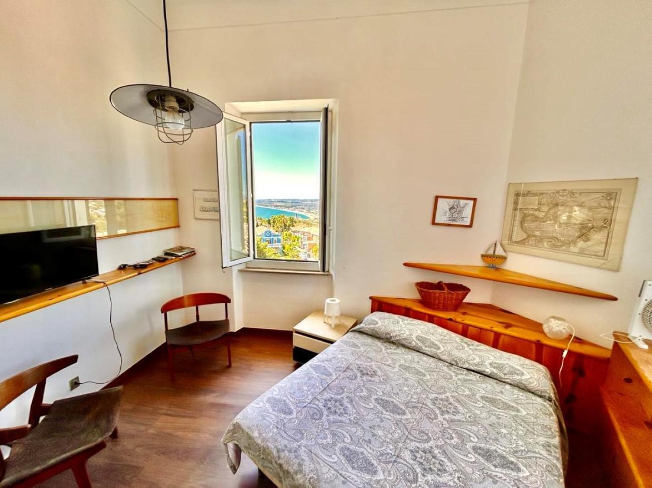Paulis - Semiattico In Pieno Centro A Sirolo, Con Meravigliosa Vista Mare Leilighet Eksteriør bilde